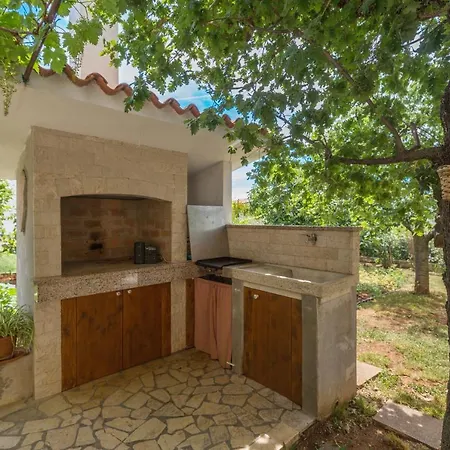 Apartments With Parking Space Kukci, Porec - 7166 Nova Vas (Porec)