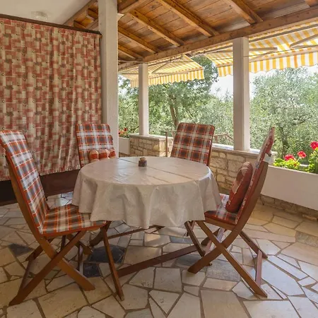 Apartment Apartments With Parking Space Kukci, Porec - 7166 *