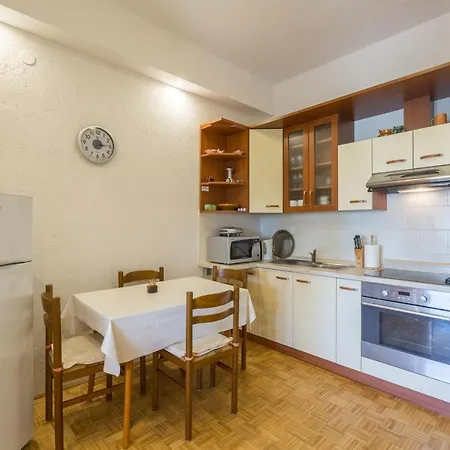 Apartments With Parking Space Kukci, Porec - 7166 Apartman Nova Vas (Porec)