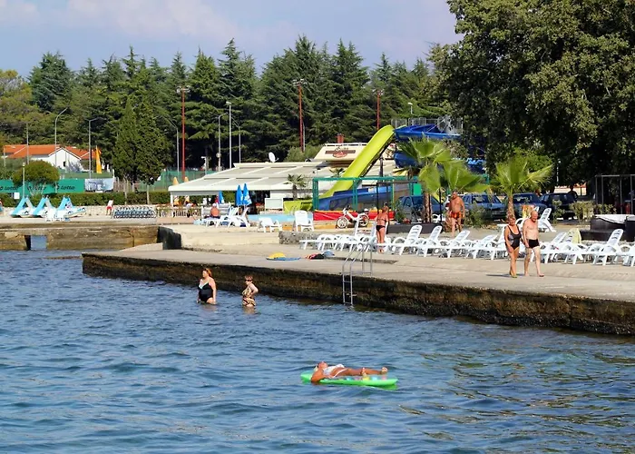 Apartments With Parking Space Kukci, Porec - 7166 Nova Vas (Porec)